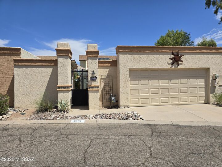 2802 W Carnation Place  Tucson AZ 85745 photo