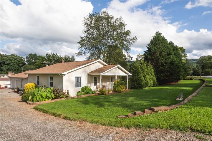 Property Photo:  2635 Brushy Mountain Road  NC 28697 