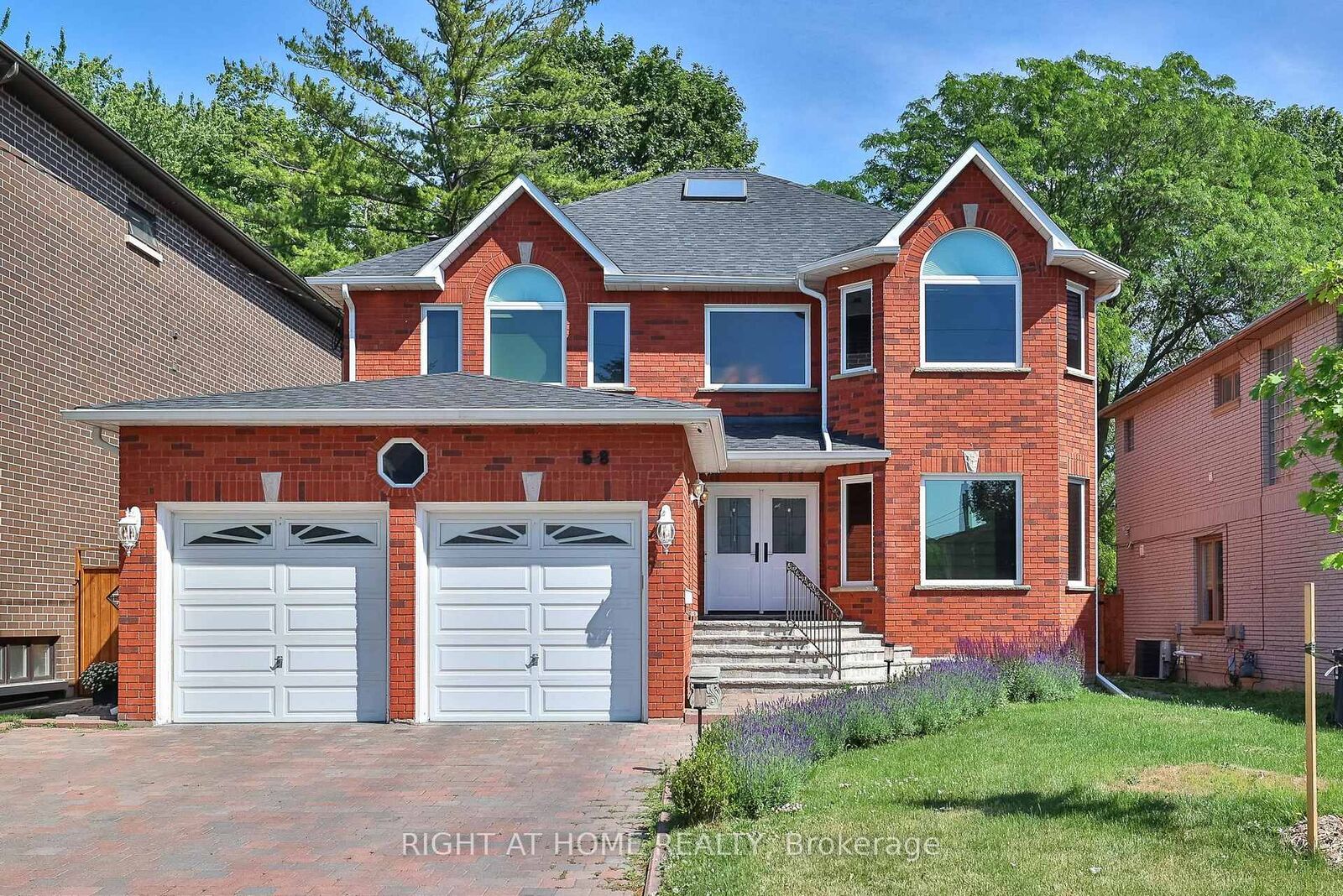 Photo de la propriété: 58 Yorkview Drive ON M2R 1J8