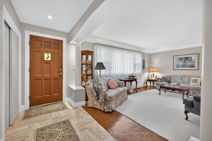 Property Photo: 19 Crosby Drive ON N2B 2K6