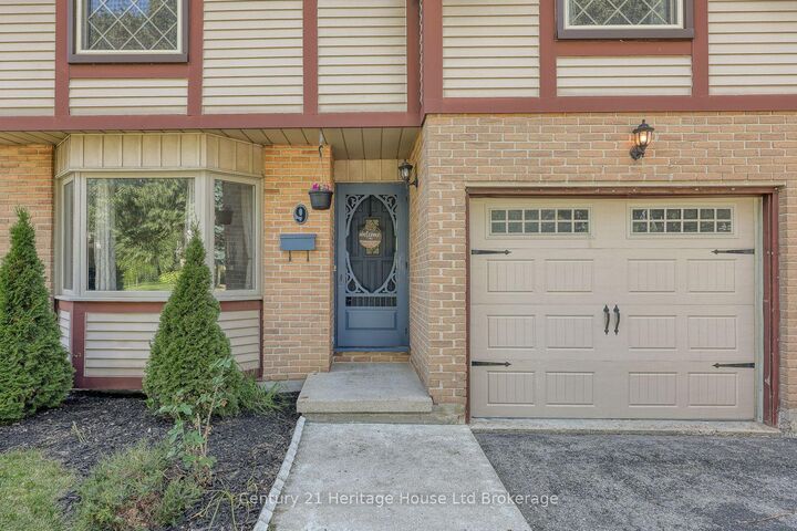 Property Photo: 9 Edmunds Crescent ON N5Z 4J1