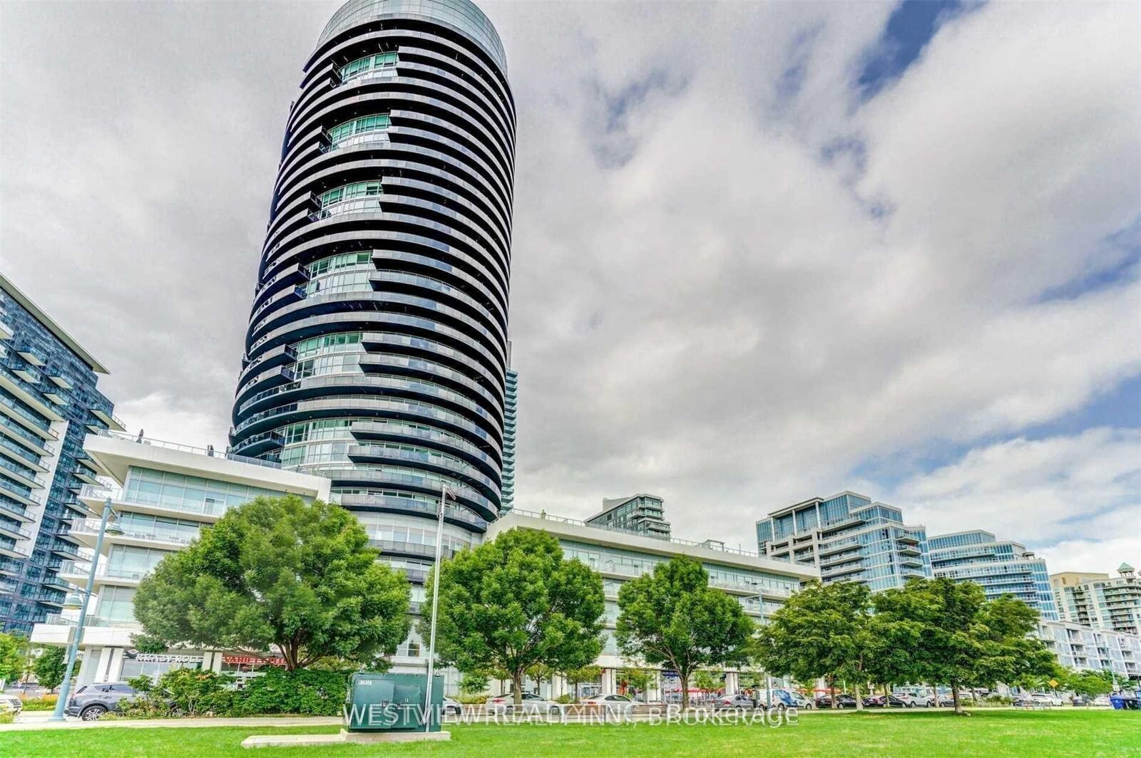 Photo de la propriété: 80 Marine Parade Drive 310 ON M8V 0A3