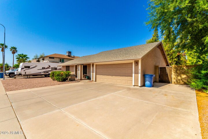 Property Photo:  1638 N Longmore Street  AZ 85224