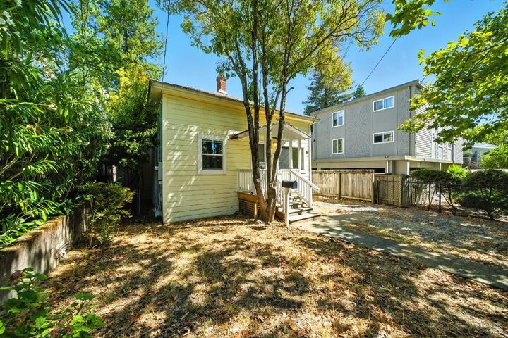 Property Photo:  314 Bayview Street  CA 94901 