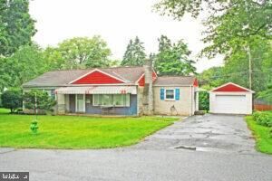 211 Frederick Street  Mount Joy PA 17552 photo