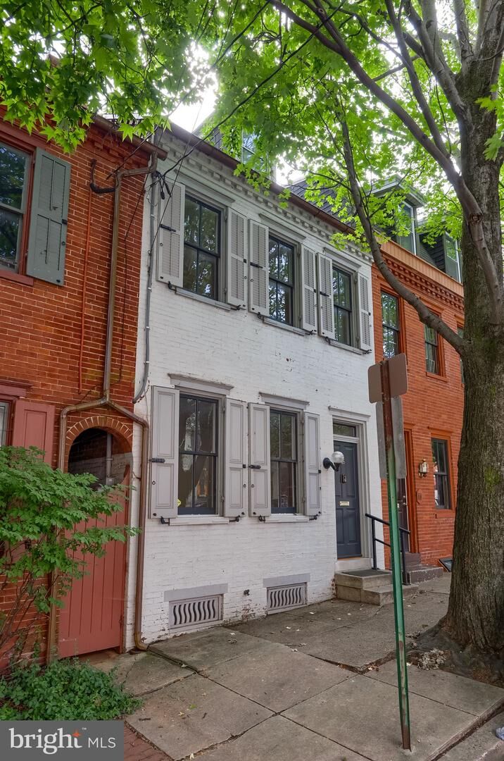 Property Photo:  15 N Plum Street  PA 17602 