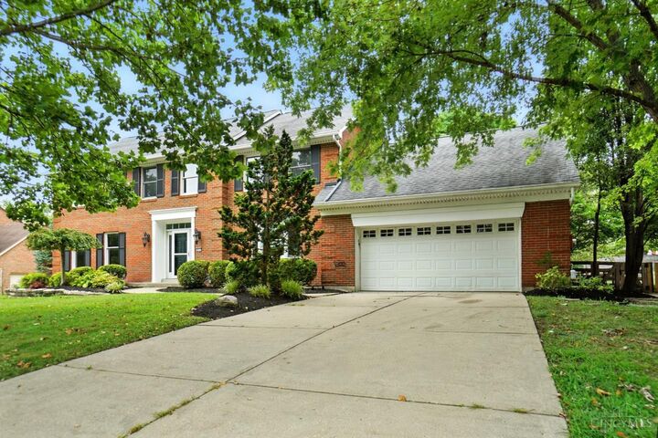 Property Photo: 10119 Bolingbroke Drive OH 45241