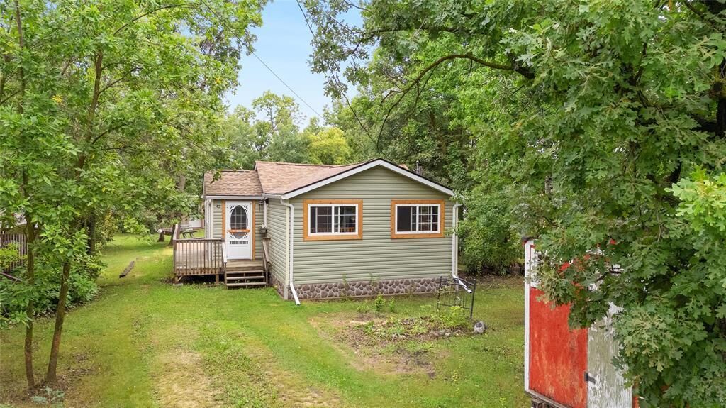Property Photo: 42 York Street MB R0C 2B0