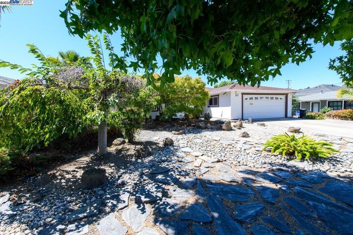 Property Photo: 38071 3rd St CA 94536