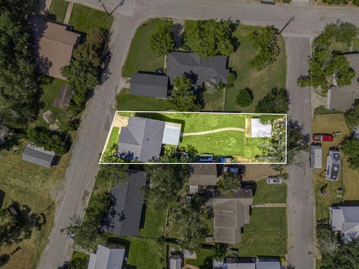 Property Photo: 415 N Baron Street TX 77418