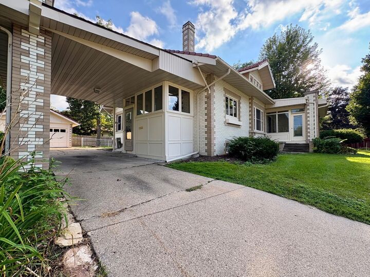 Property Photo: 2103 Rainbow Drive IA 50613