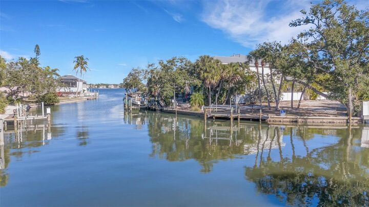 Property Photo: 1231 Starboard Lane FL 34242