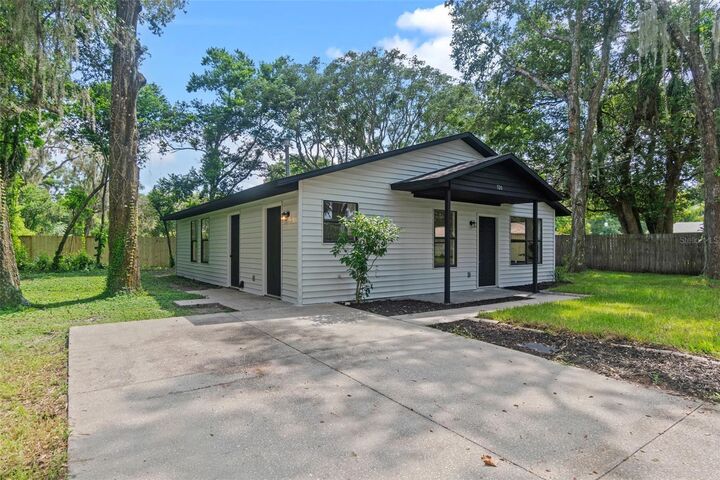 Property Photo:  520 Jackson Avenue  FL 32757 