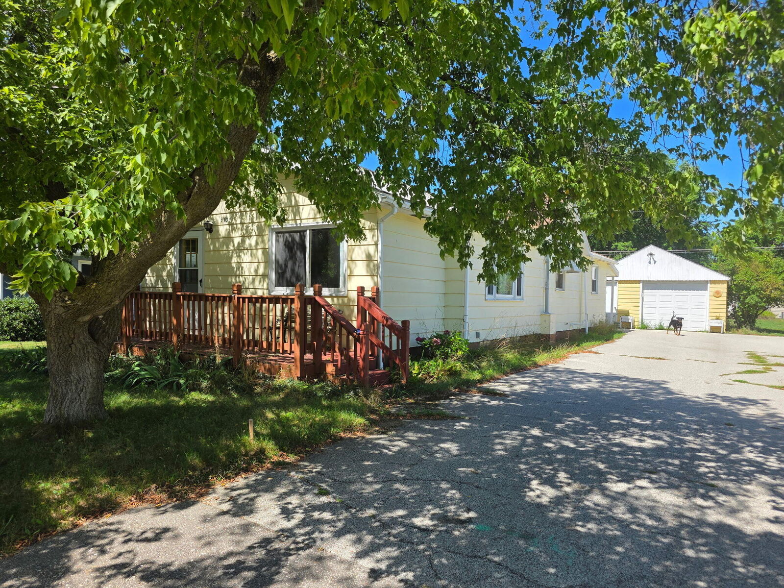 Property Photo:  913 Lawndale Street  MI 49431 