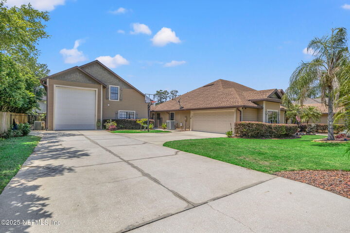 Property Photo: 1966 N Lakeshore Drive FL 32003