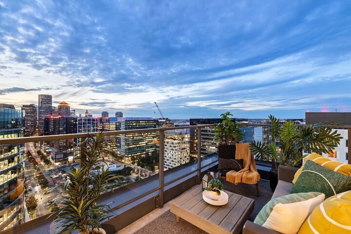 Property Photo: 133 Seaport Blvd Ph 3A MA 02210