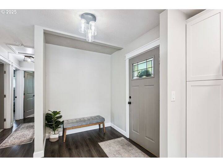 Property Photo:  3319 Pine St  WA 98632 