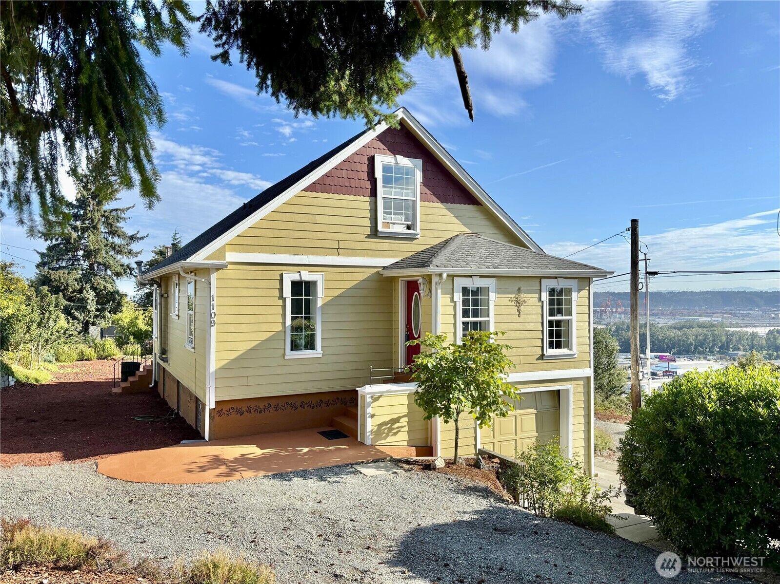 Property Photo:  1109 E 31 Street  WA 98404 