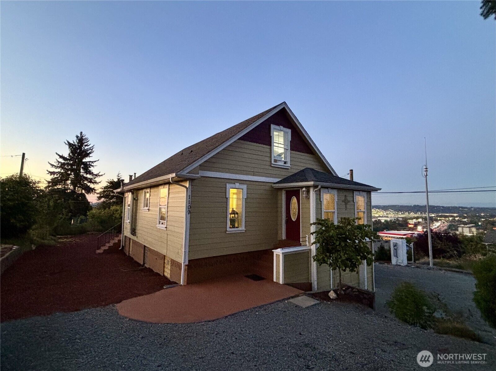 Property Photo: 1109 E 31 Street WA 98404