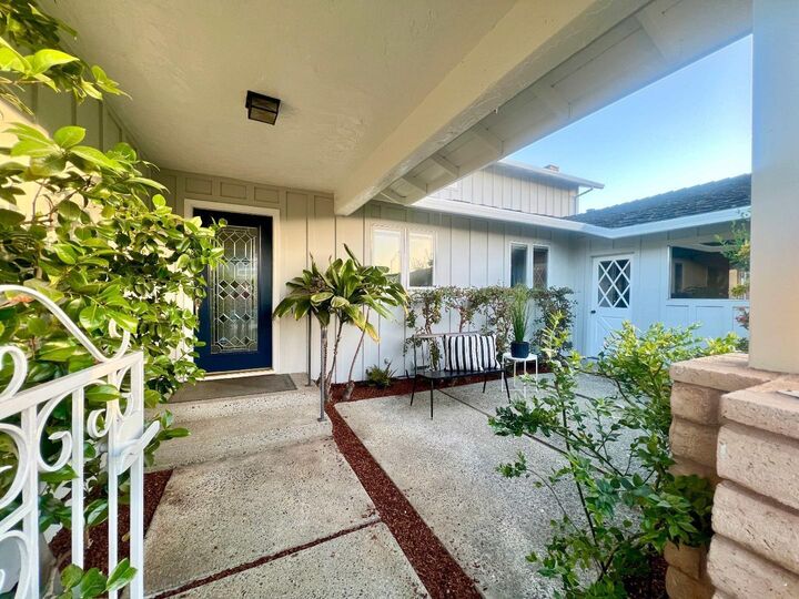 Property Photo:  665 Towle Way  CA 94306 