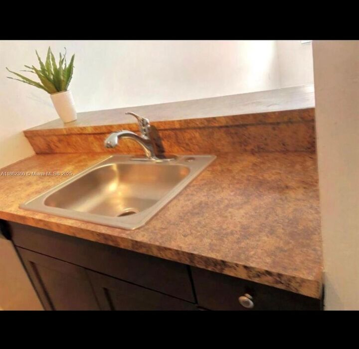 1225 NE 124th St 46B  North Miami FL 33161 photo