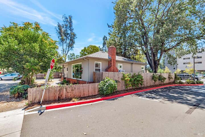 Property Photo:  209 Decoe Street  CA 95401 