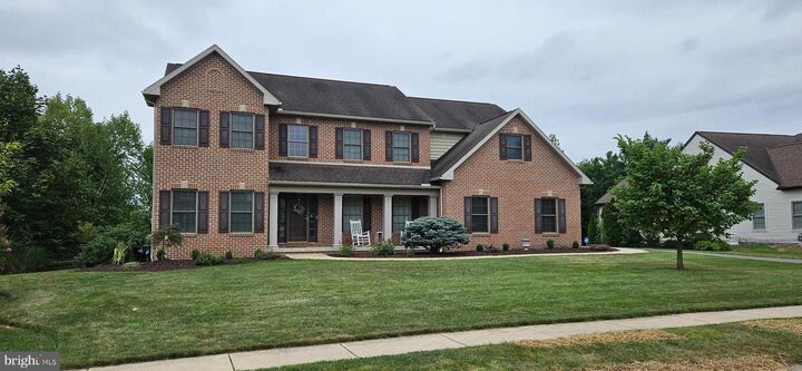 Property Photo: 680 Foxtail Drive PA 17404