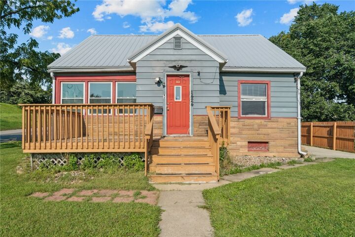 1424 9th Street SW  Cedar Rapids IA 52404 photo