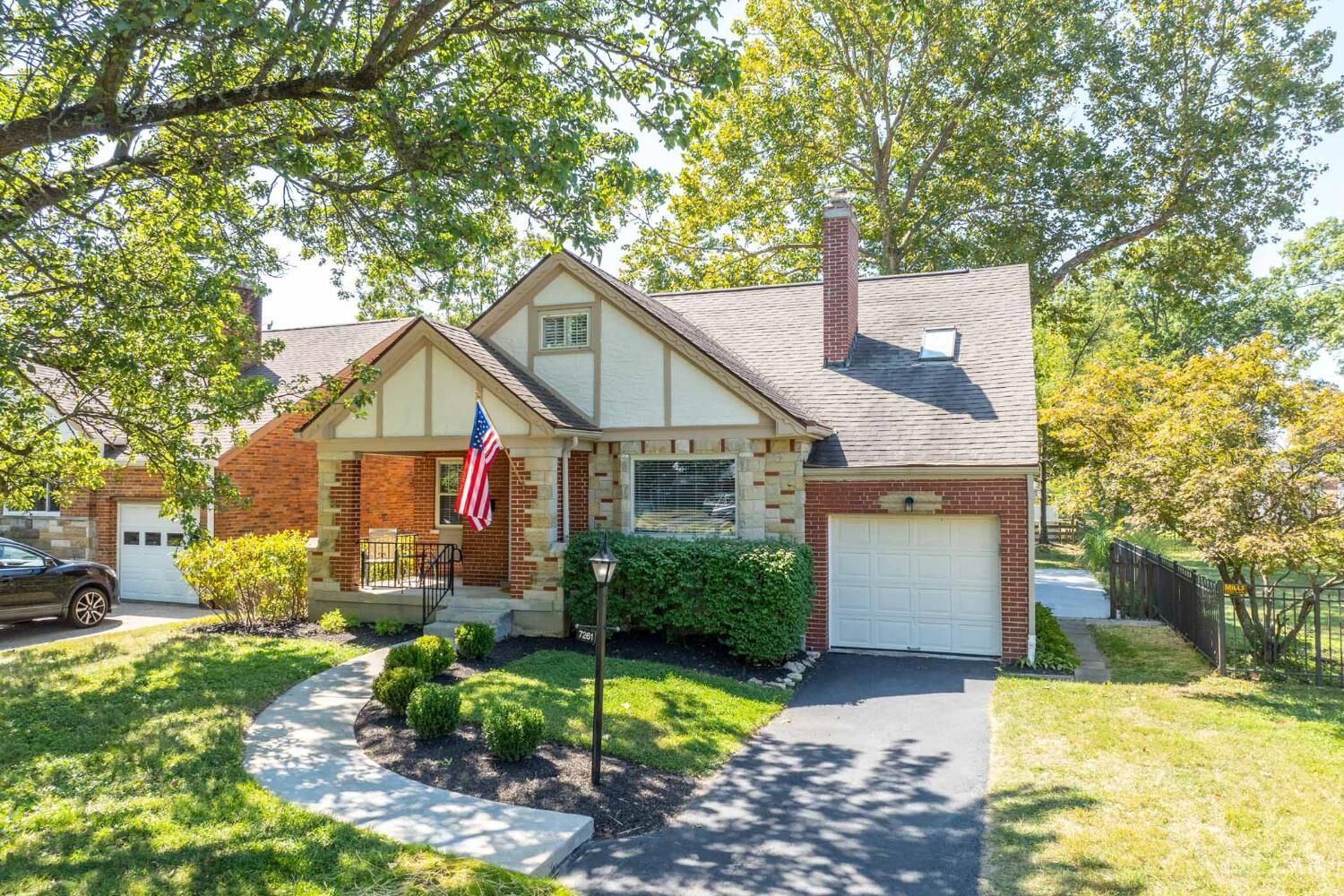 Property Photo: 7261 Garden Road OH 45236