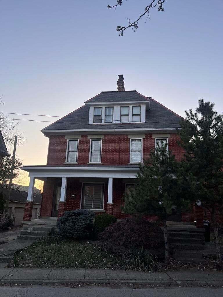 Property Photo: 925 Mount Pleasant Avenue OH 43201