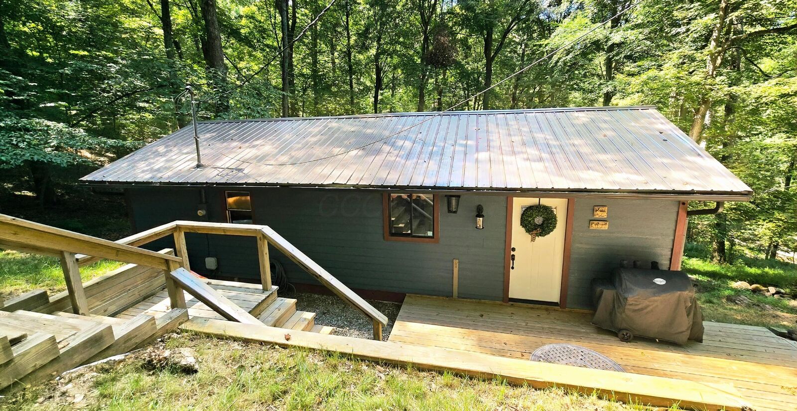 Property Photo:  1592 Cardinal Hill Lane  OH 43107 