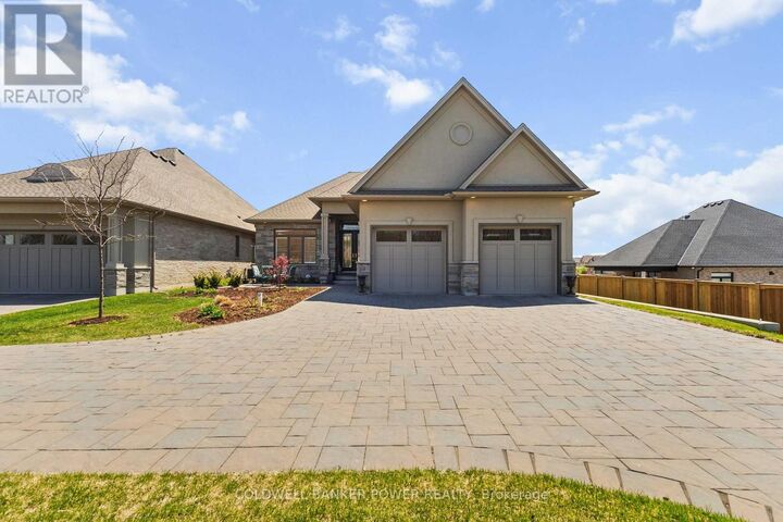 Property Photo: 1710 Ironwood Road 21 ON N6K 0G9