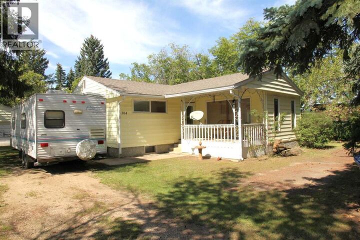 Property Photo:  304 Main Street  SK S0M 2J0 