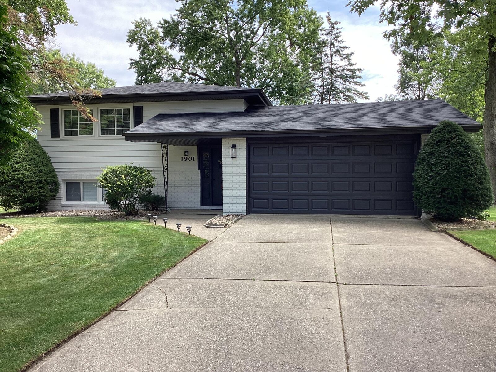 Property Photo: 1901 Chippewa Drive IN 46375