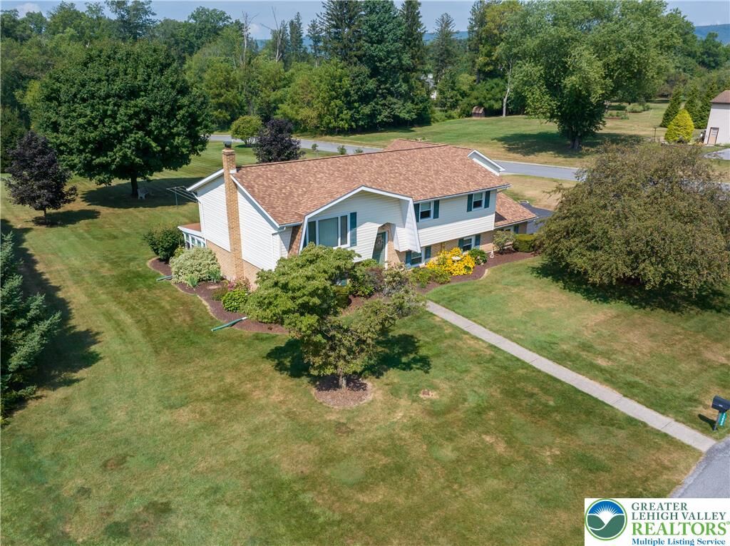 Property Photo: 1233 Saddle Drive PA 18064