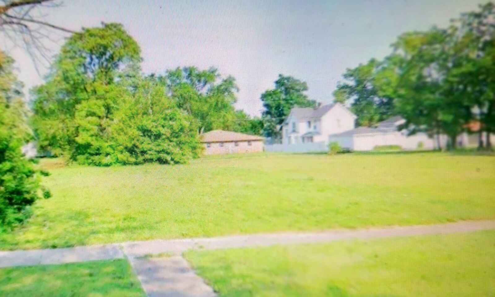 Property Photo: 215 N Rosewood Avenue IL 60901