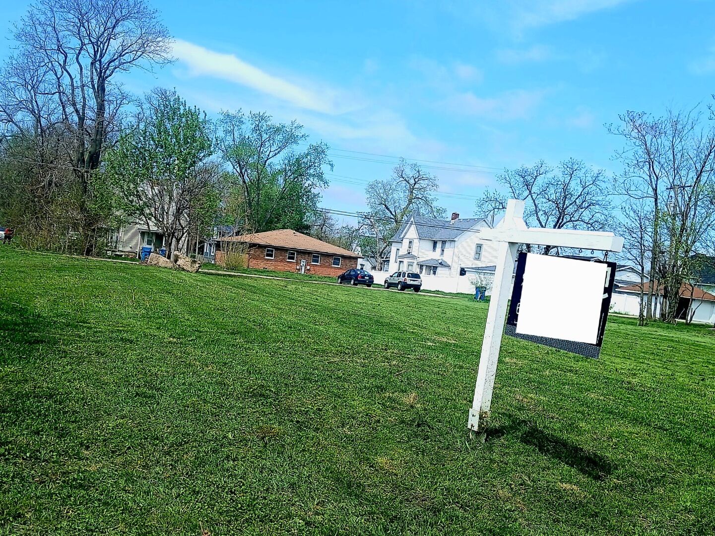 Property Photo:  215 N Rosewood Avenue  IL 60901 