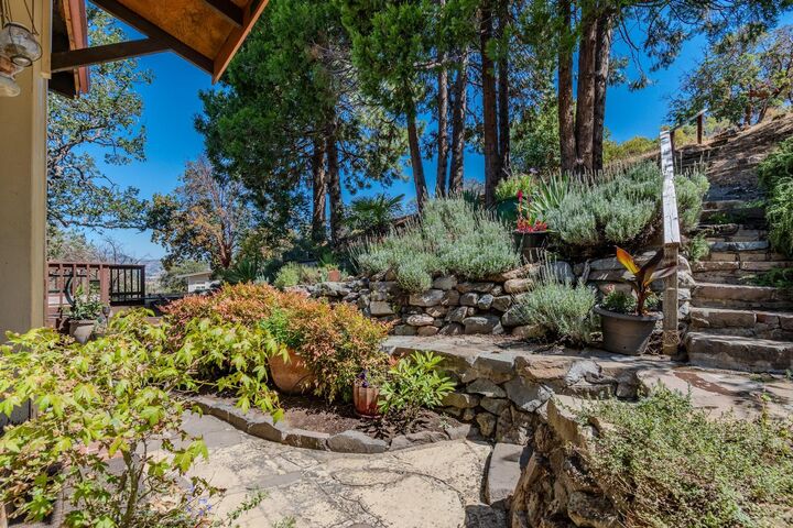 Property Photo: 2850 Quail Run Road OR 97540