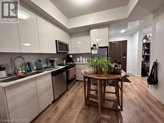 Photo de la propriété: 60 Frederick Street 2213 ON N2H 0C7