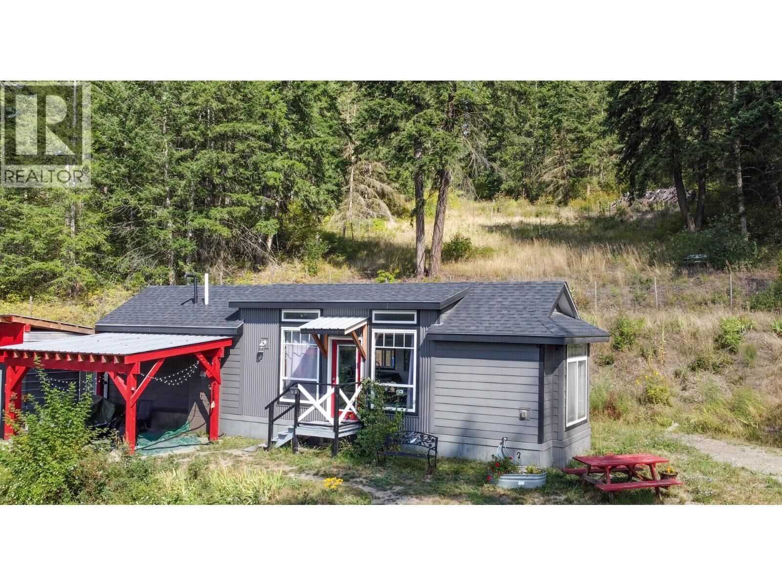 Photo de la propriété:  4050 White Lake Road  BC V0E 2W0 