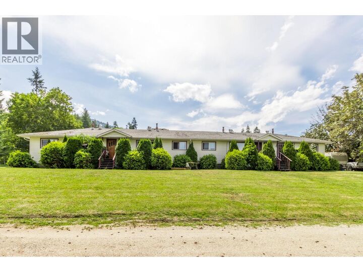 Photo de la propriété: 1120 Shuswap Street Southeast BC V1E 1G2