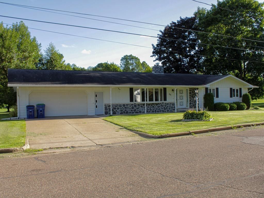 Property Photo:  416 East Beech Street  WI 54426 
