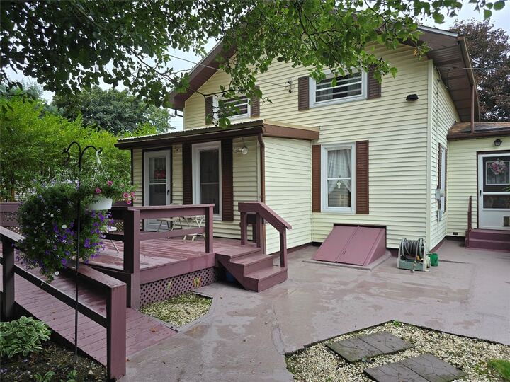 Property Photo:  86 S Main Street  PA 16401 