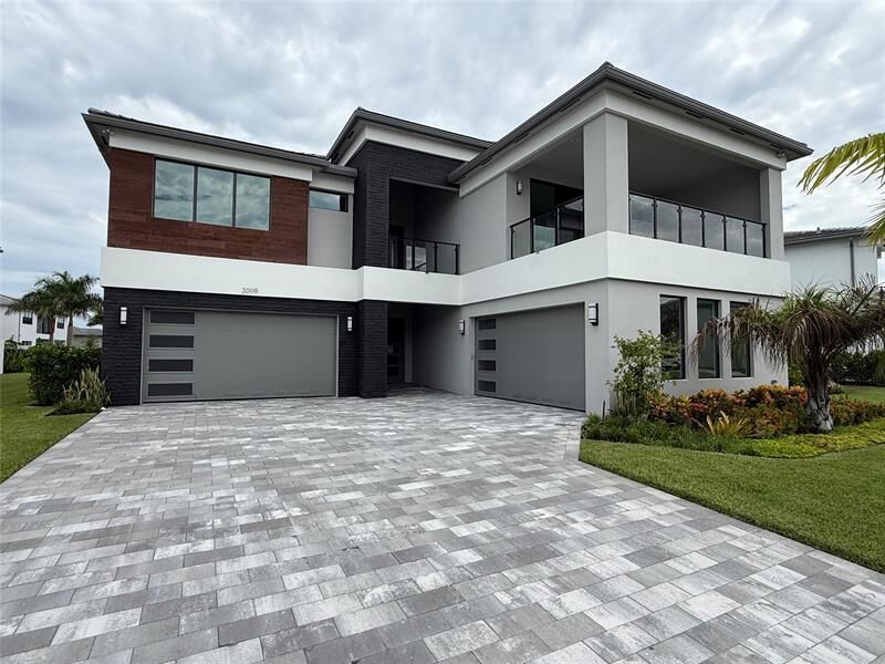 Property Photo: 20119 Pacific Dunes Dr FL 33434