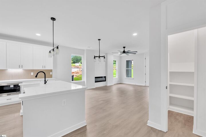 Property Photo: 318 W Caroline Street SC 29611