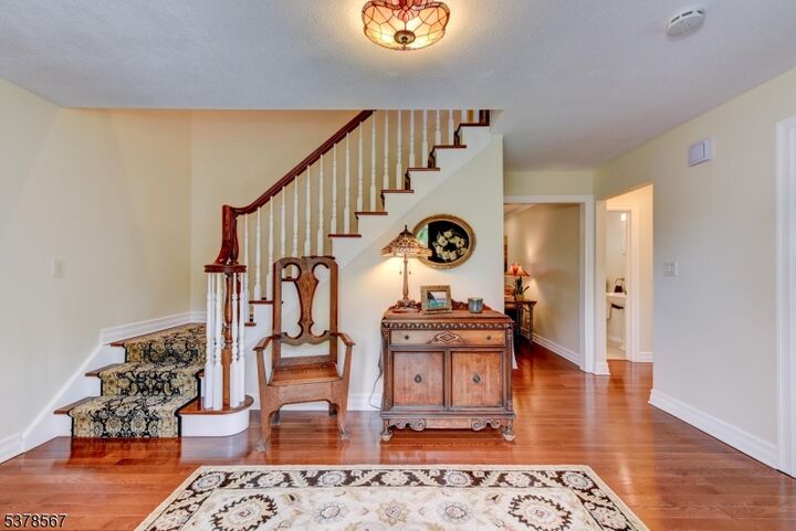 Property Photo: 9 Settlers Ct NJ 08853