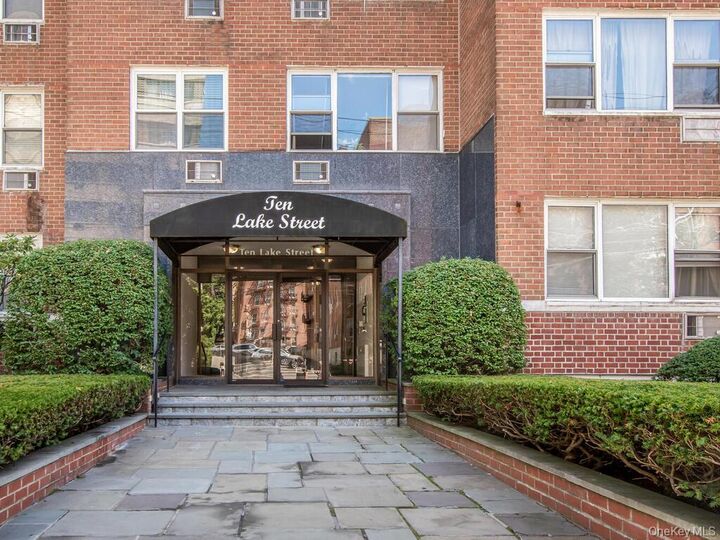 Property Photo:  10 Lake Street 2F  NY 10603 