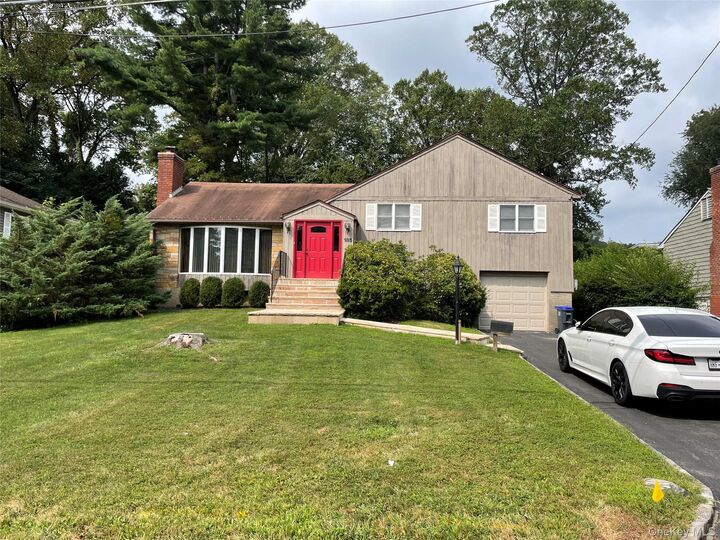 Property Photo:  185 Pinewood Road  NY 10530 
