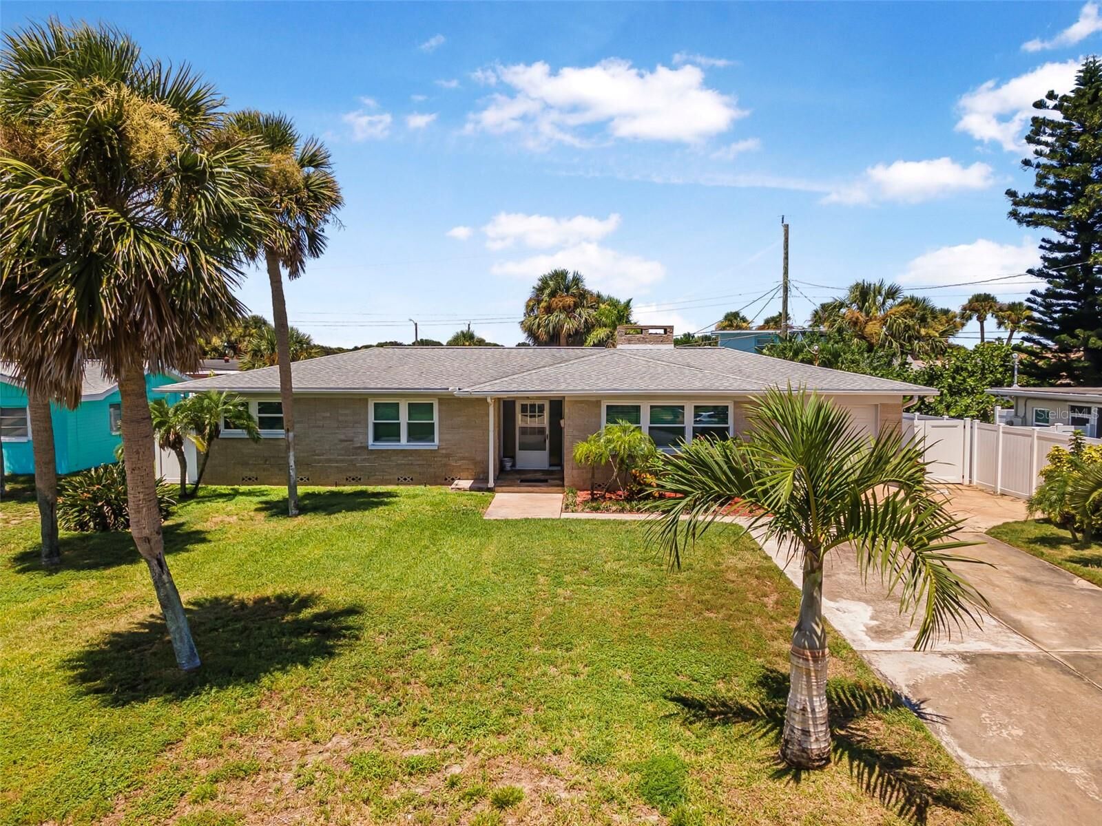 Property Photo: 37 Sunset Boulevard FL 32176