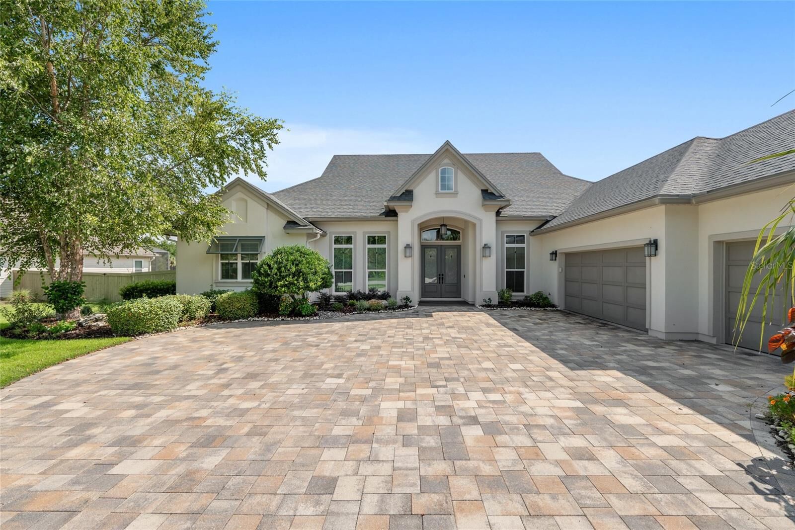Property Photo:  3101 SW 106 Street  FL 32608 